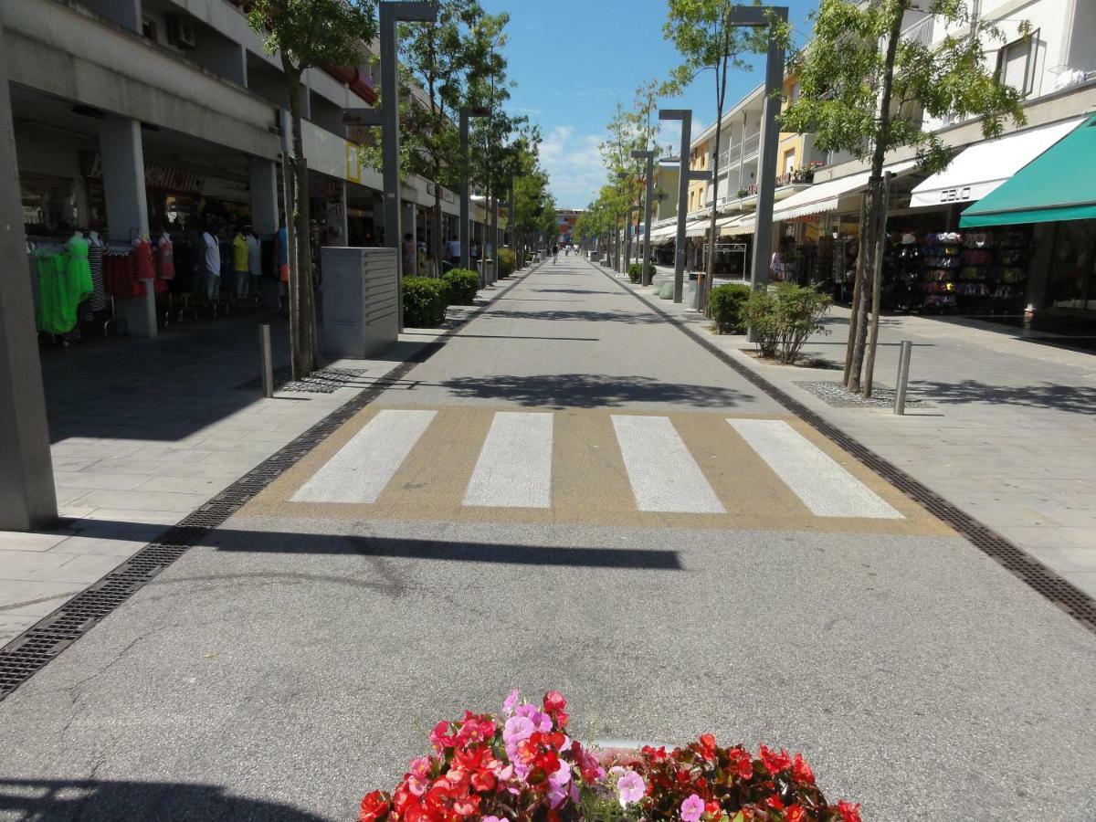 Giuliana - Appartamenti Bibione Exterior photo